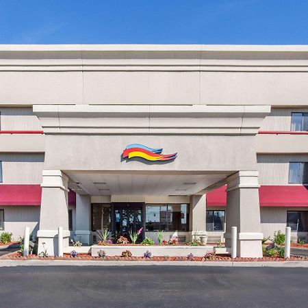 Baymont By Wyndham Detroit/Roseville Dış mekan fotoğraf
