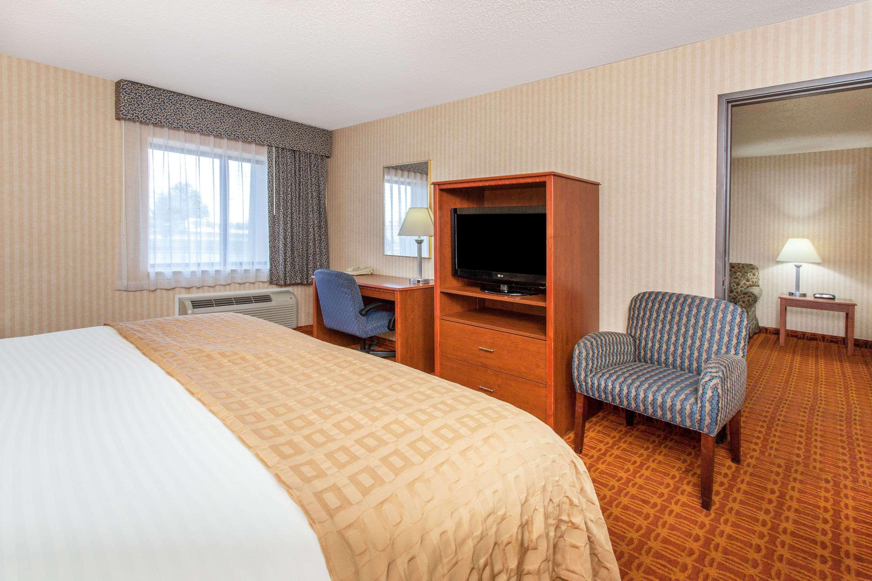 Baymont By Wyndham Detroit/Roseville Dış mekan fotoğraf
